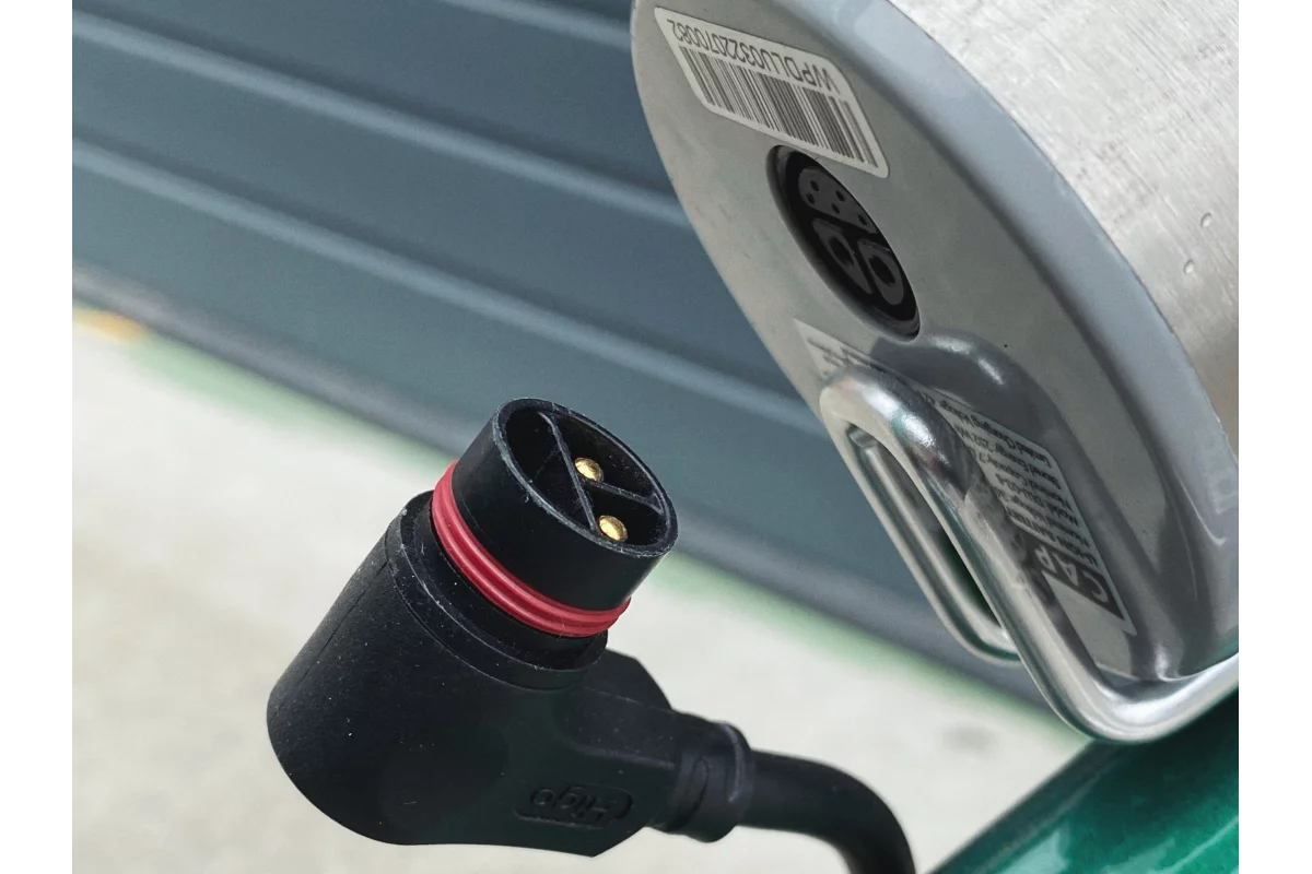 Conector compacto de batería transforma una bicicleta clásica en una e-bike