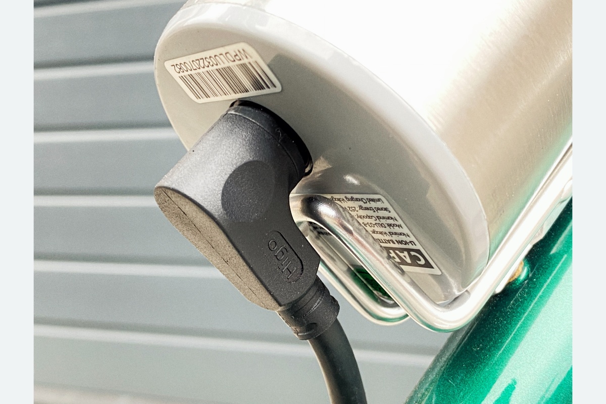 Conector compacto de batería transforma una bicicleta clásica en una e-bike