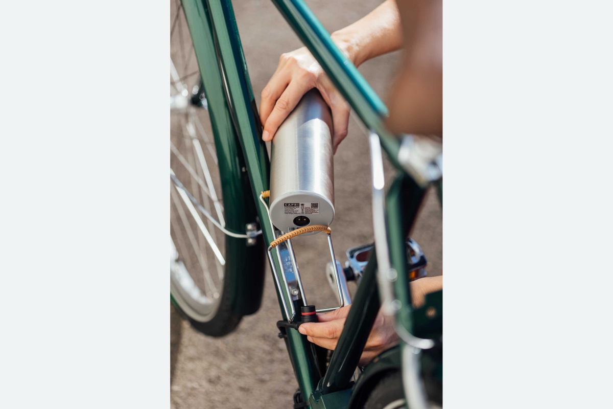 Le connecteur de batterie compact transforme un vélo classique en vélo électrique